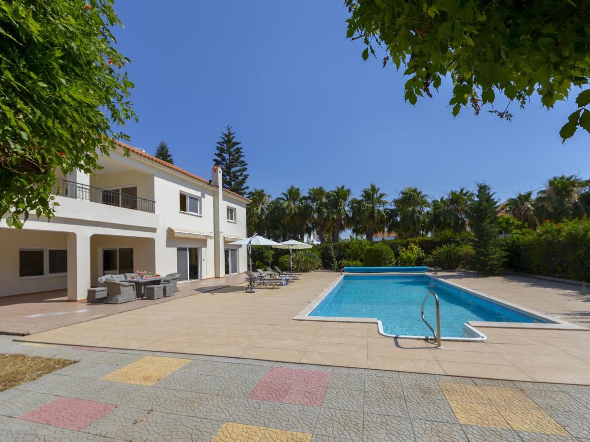 Villa Meneou Seaside Mansion 7 à Larnaca Extérieur photo