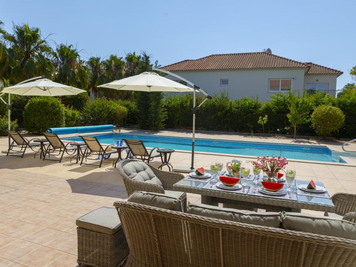Villa Meneou Seaside Mansion 7 à Larnaca Extérieur photo